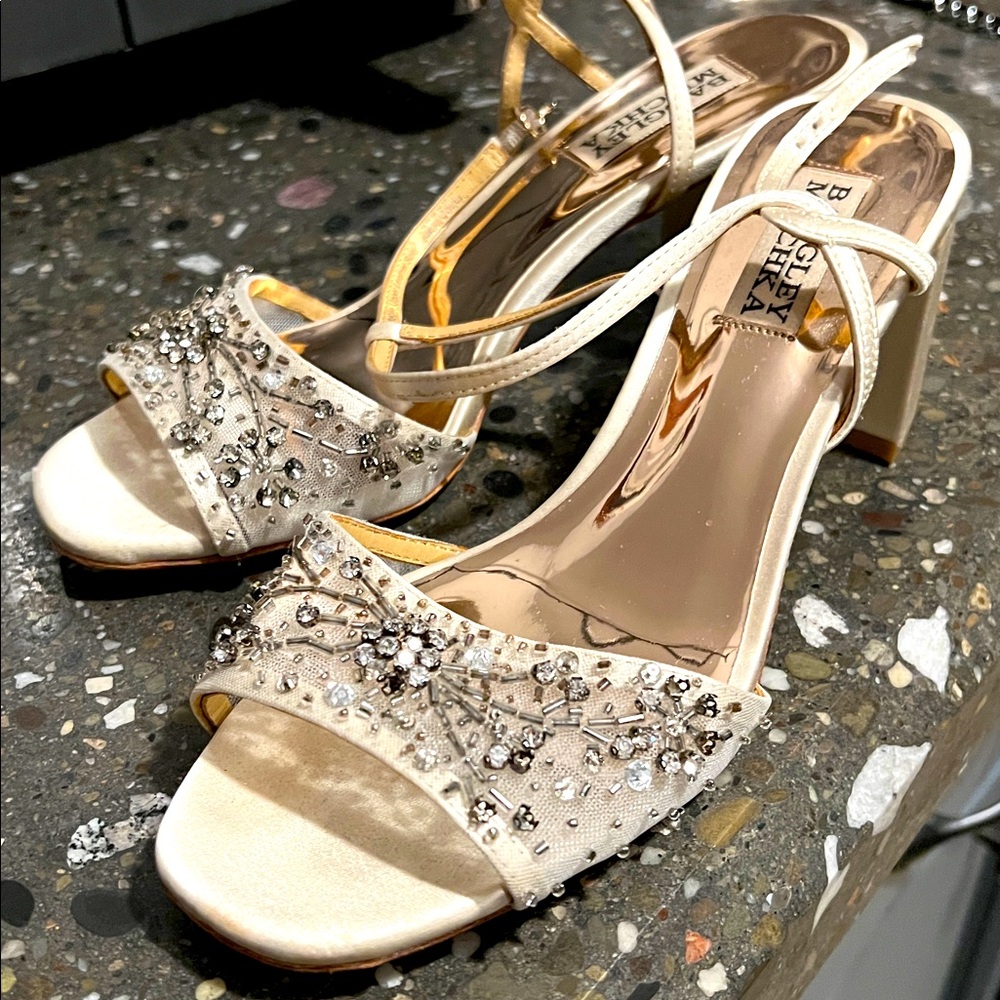 Badgley Mischka Cream Heels with Glamorous Design
